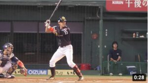 福岡ソフトバンクホークス 内川聖一 バッティングフォーム&バッティング（レフト前ヒット）